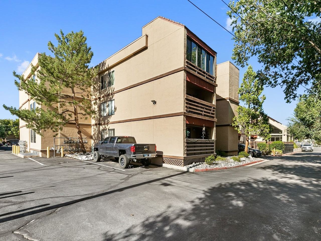 3095 Lakeside Drive #305 - Photo 4 of 32