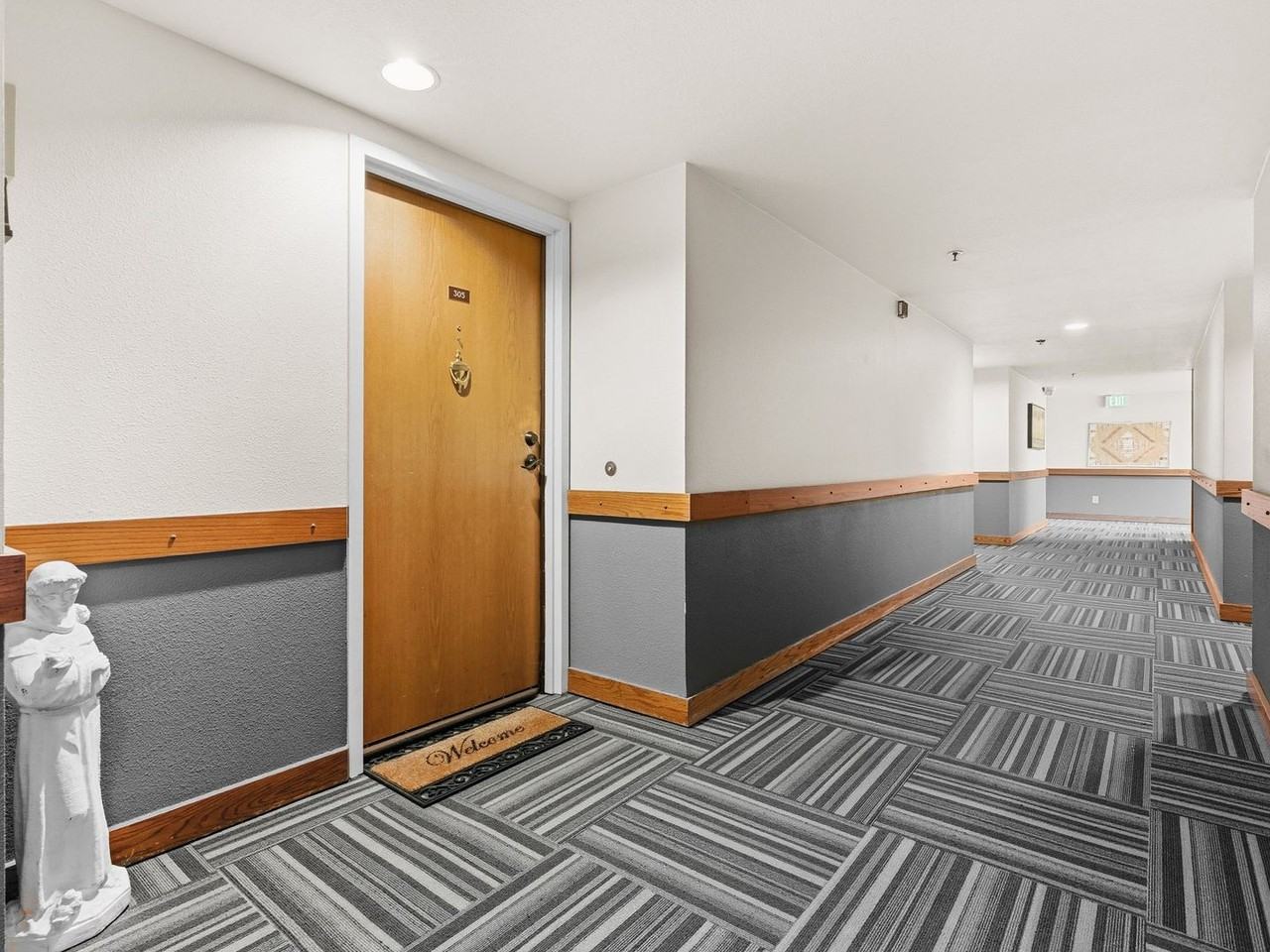 3095 Lakeside Drive #305 - Photo 7 of 32