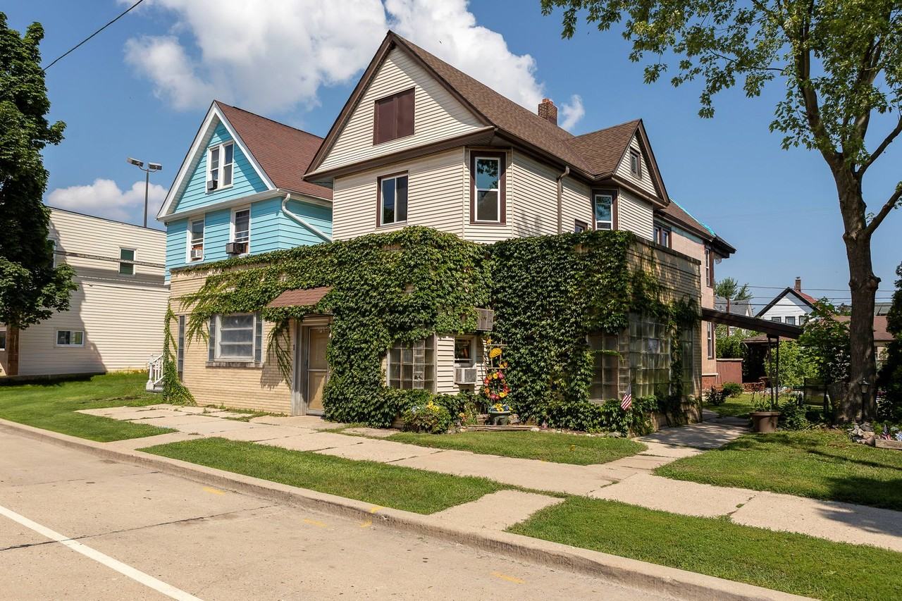 818 Apartment Homes - Photo 2 of 2