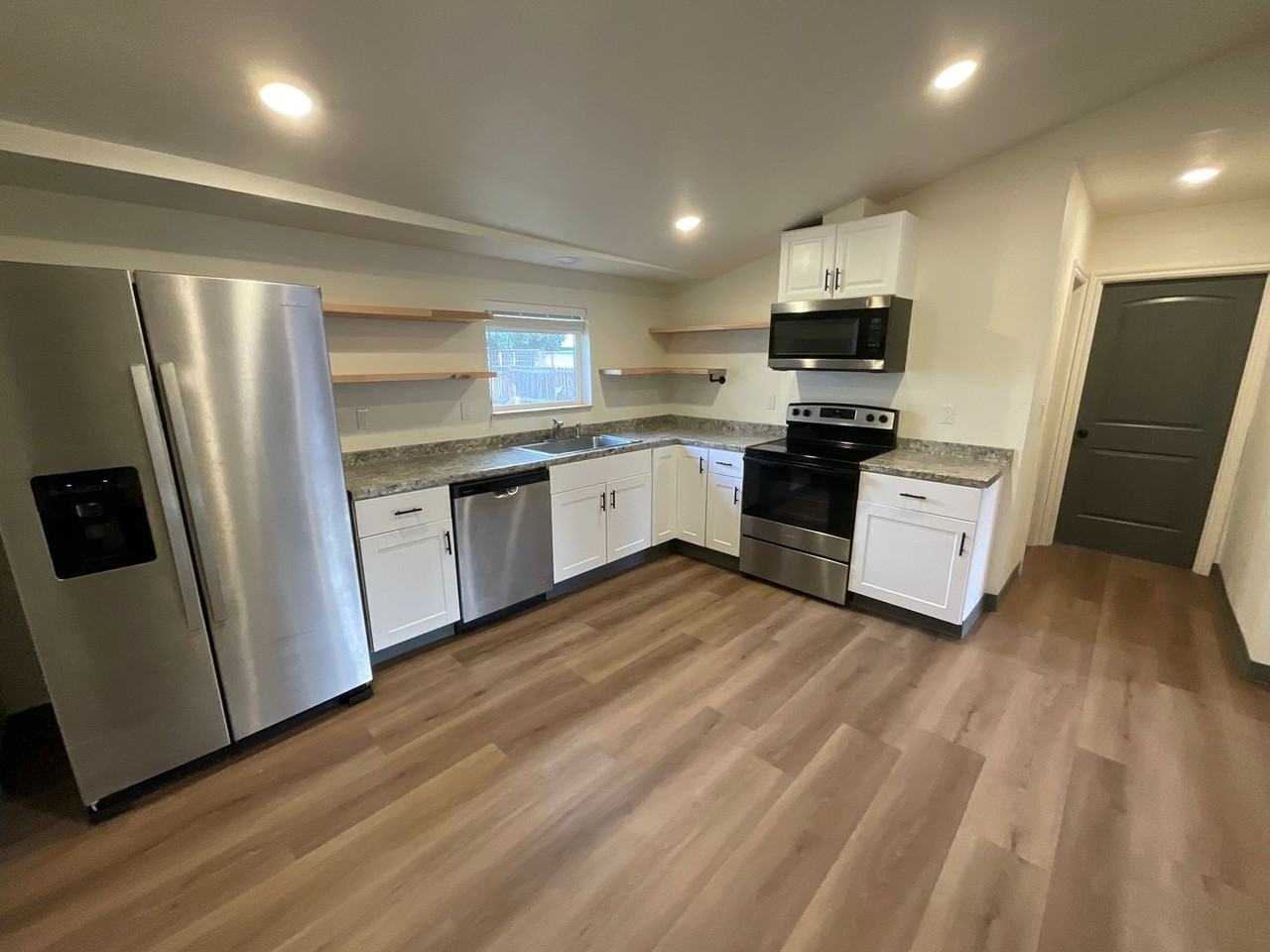 547 East Hickory Street - Photo 3 of 13