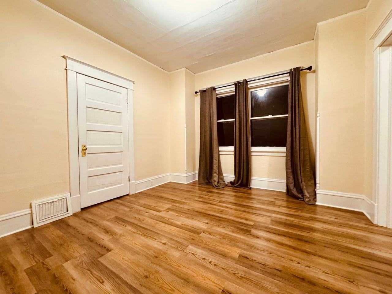 1723 West Carlisle Avenue - Photo 2 of 13