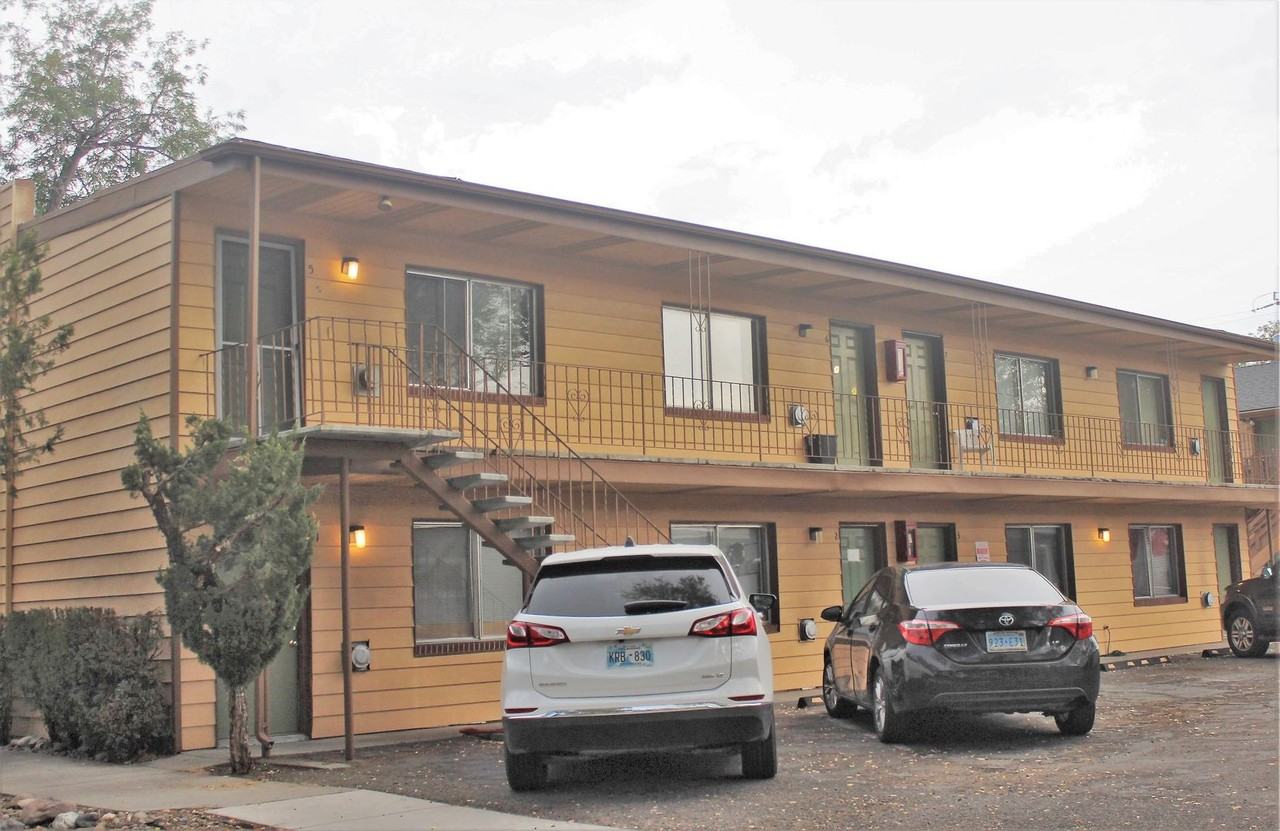 130 Chism Street 1-10 - Photo 2 of 8