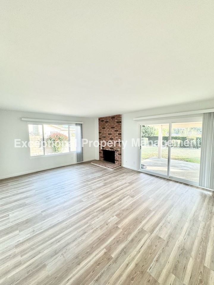8461 Garden St - Photo 3 of 19