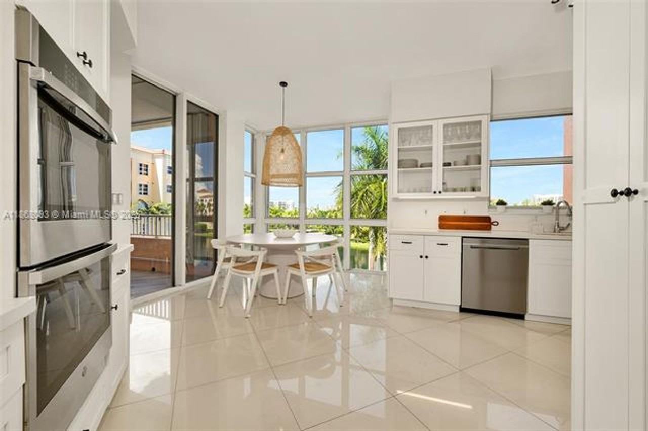 733 Crandon Blvd #406 - Photo 5 of 24