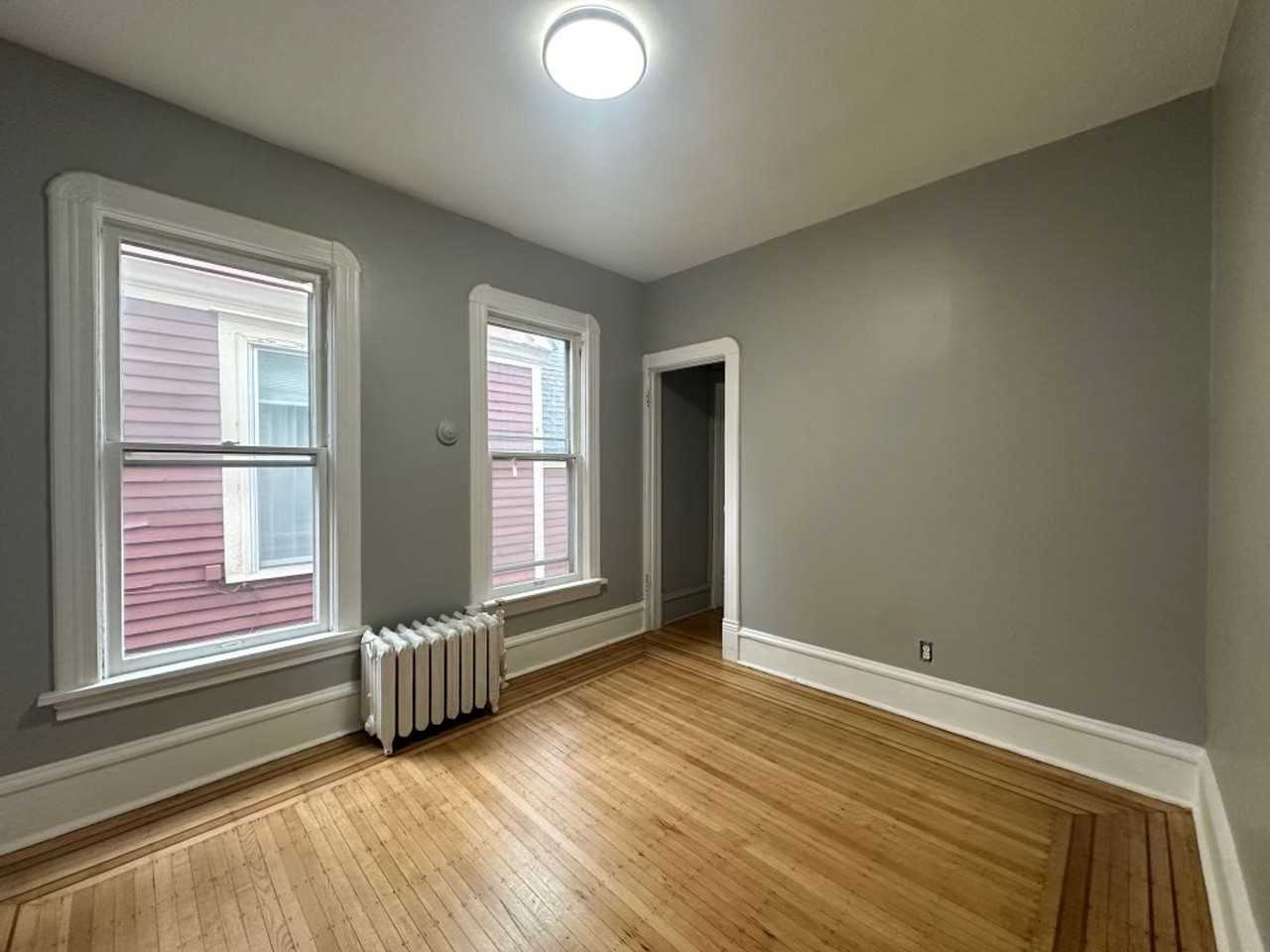 2711 Aldrich Ave S - Photo 7 of 8