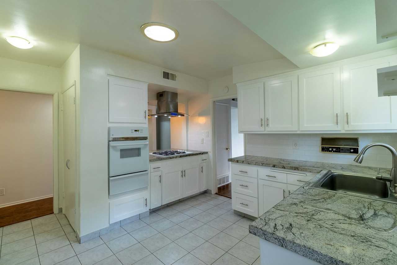 5652 Fallbrook Avenue - Photo 7 of 25