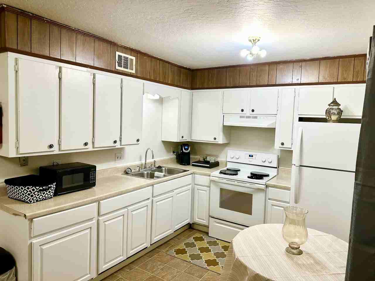 4 Eatonville Rd, Unit 4 - Photo 3 of 6