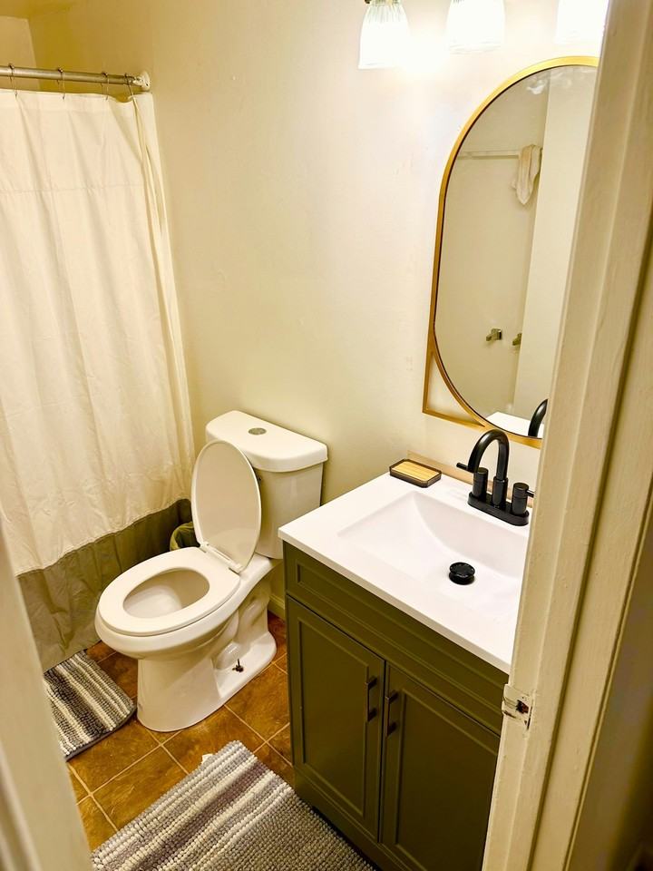 4 Eatonville Rd, Unit 4 - Photo 5 of 6