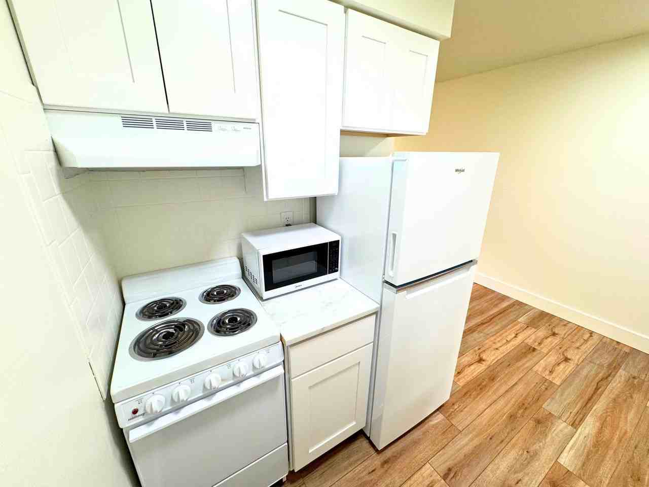 305CL - Photo 6 of 16