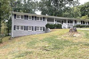 2550 Greenwood Cir - Photo 1 of 1