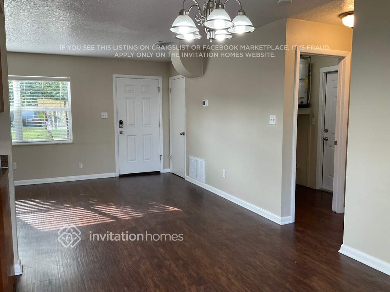 2401 Driftwood Dr - Photo 3 of 18