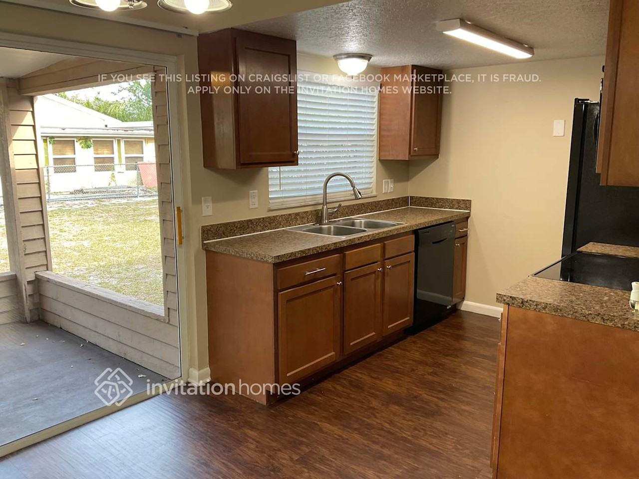 2401 Driftwood Dr - Photo 4 of 18