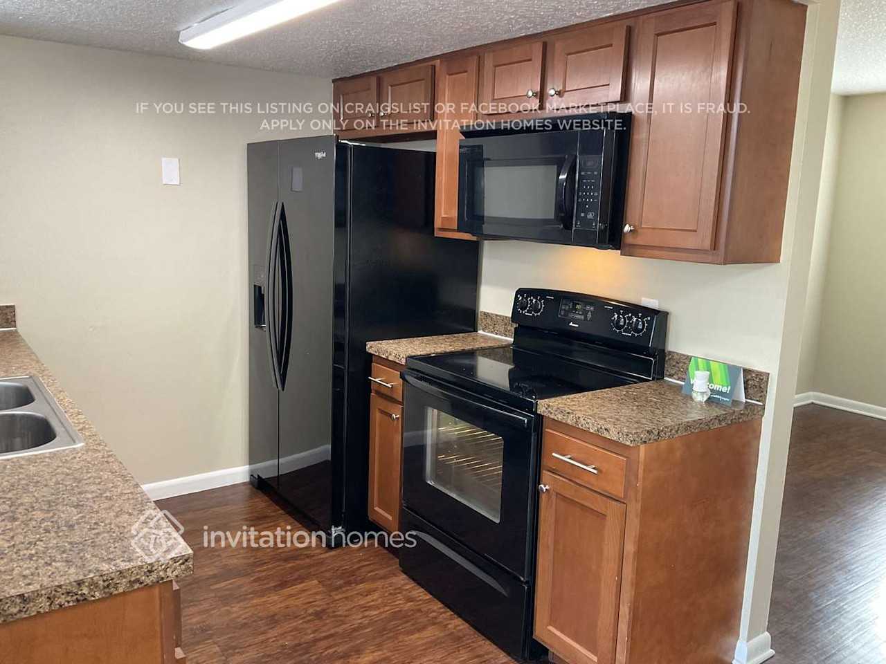 2401 Driftwood Dr - Photo 6 of 18