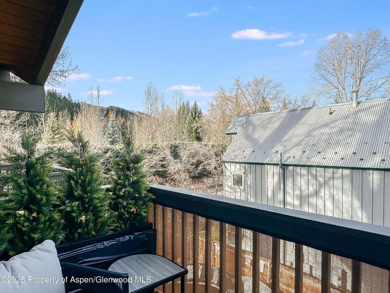 720 West Hopkins Avenue #D - Photo 6 of 14