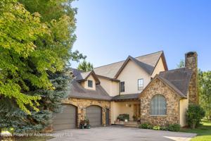 featured image of 7 Buckskin Ct