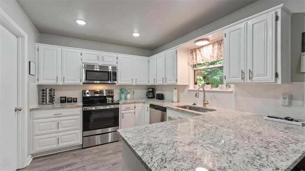 9 Elvendon Dr - Photo 5 of 32