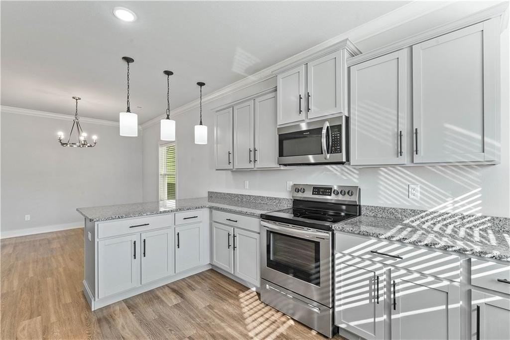 923 Ne Heights Ln - Photo 4 of 32