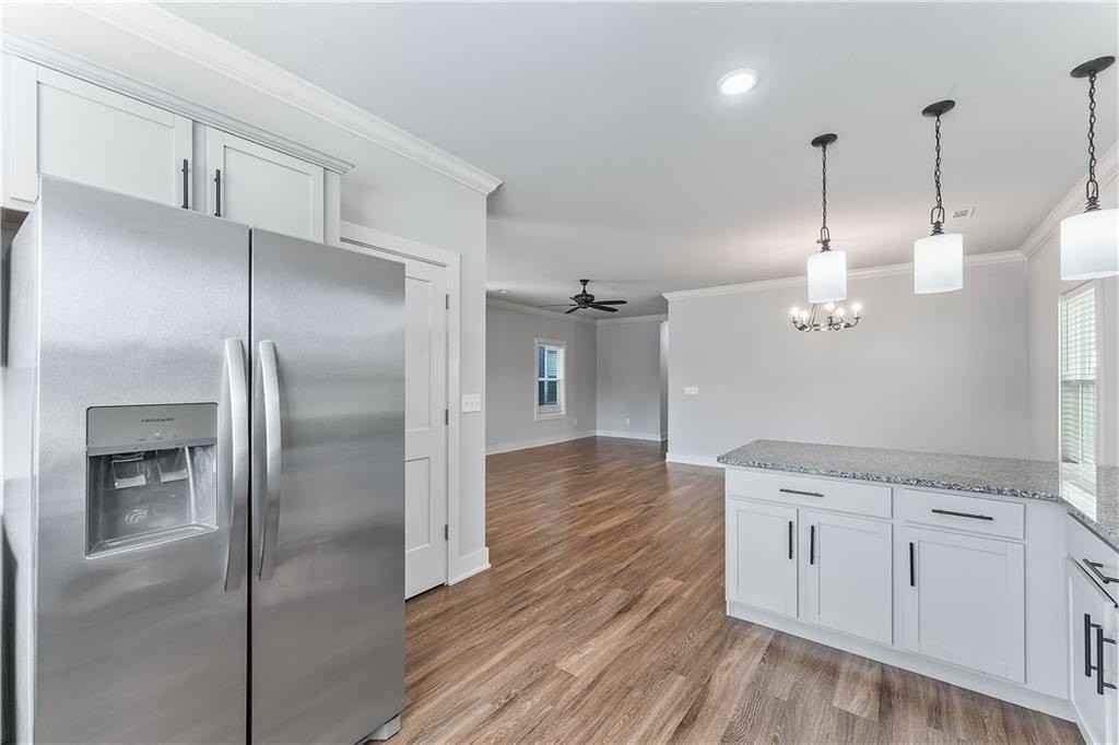 923 Ne Heights Ln - Photo 5 of 32