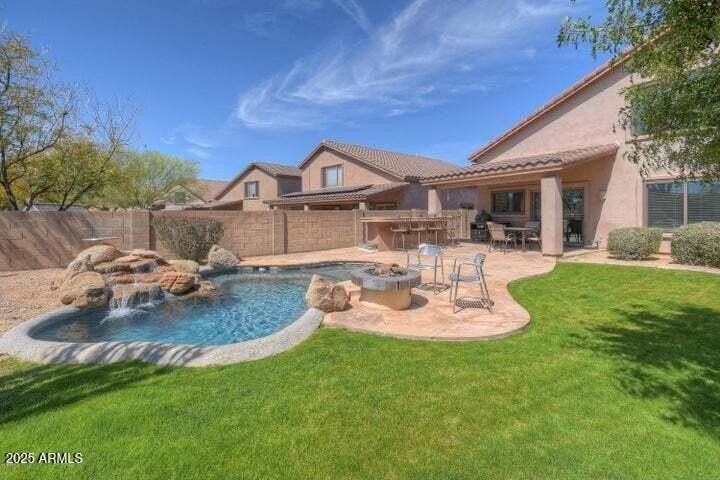 10429 E Hillery Dr - Photo 2 of 37