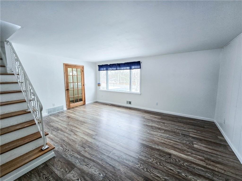 512 Bromley Rd - Photo 4 of 14