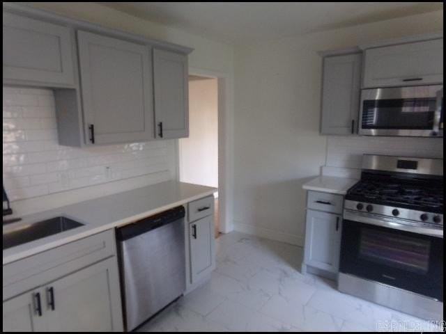 2318 Louisiana St - Photo 3 of 11