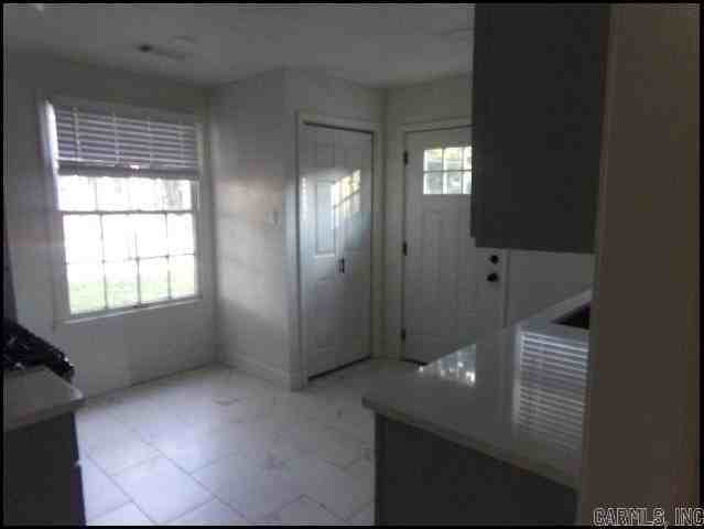 2318 Louisiana St - Photo 5 of 11