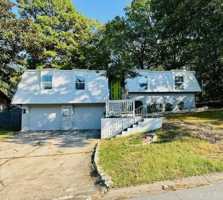 featured image of 1209 E Twin Lakes Dr