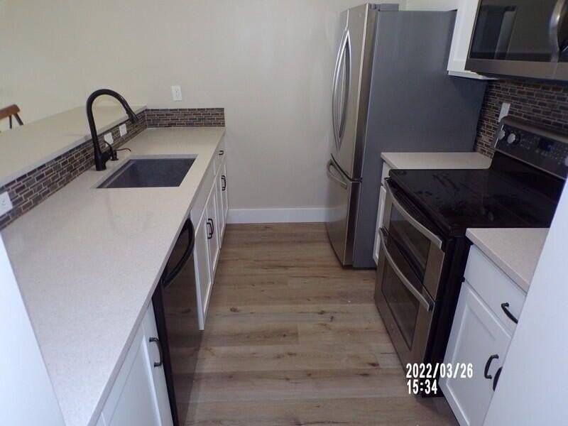 18158 Mohawk Dr - Photo 5 of 21