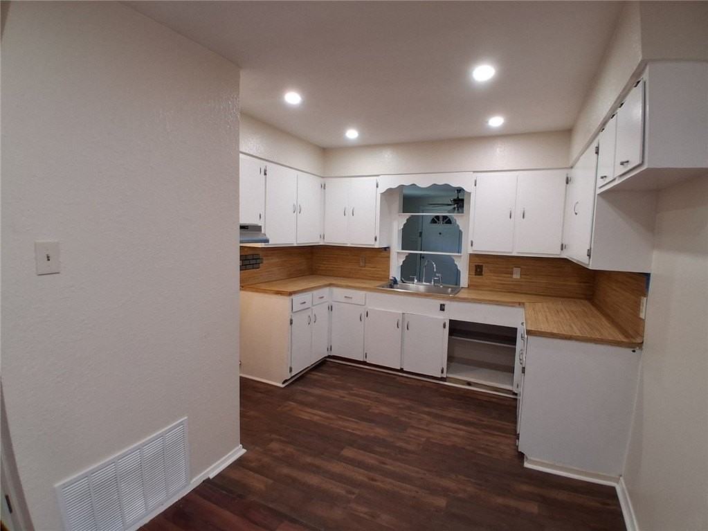 112 Lamplite Ln - Photo 2 of 10