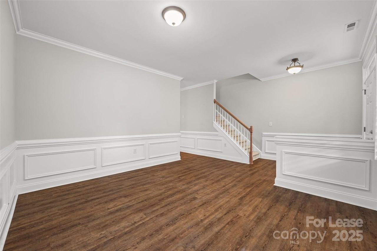 10139 Allison Taylor Ct - Photo 5 of 31