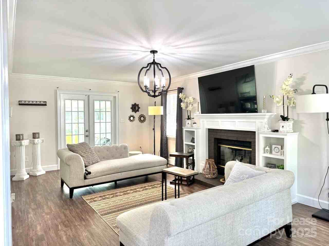 9507 Guernsey Court - Photo 3 of 22