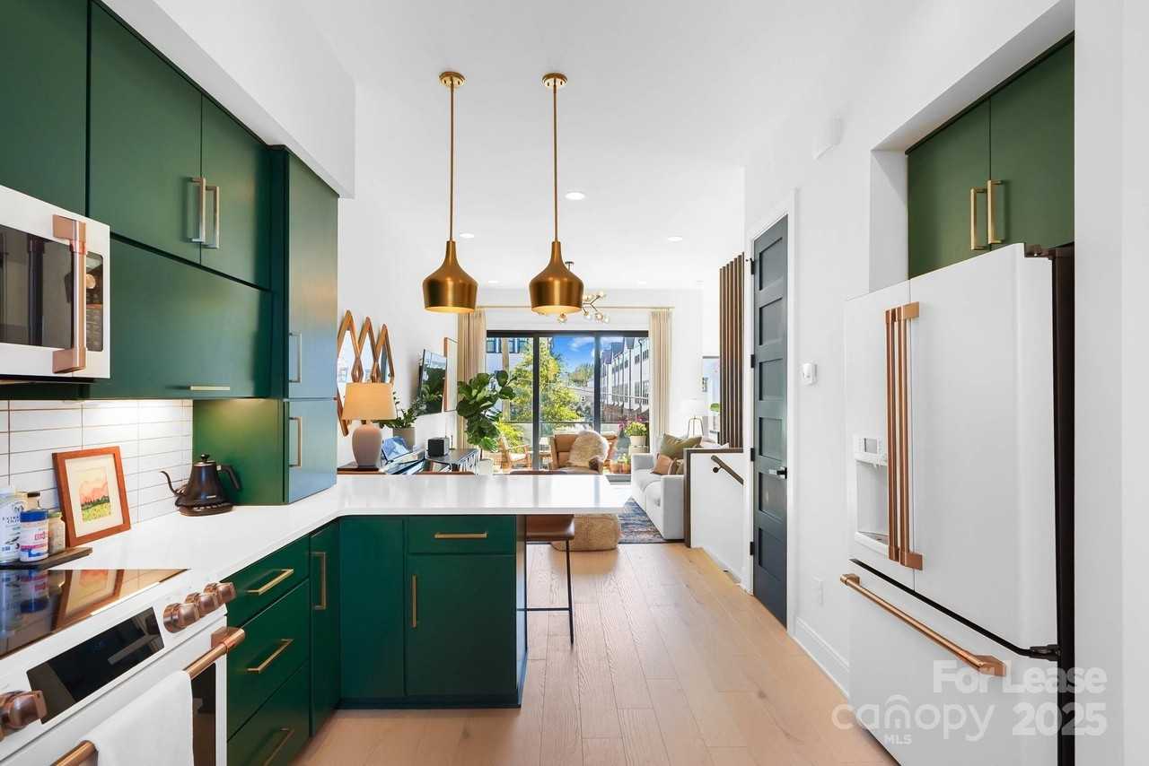 3301 Spencer St - Photo 2 of 48