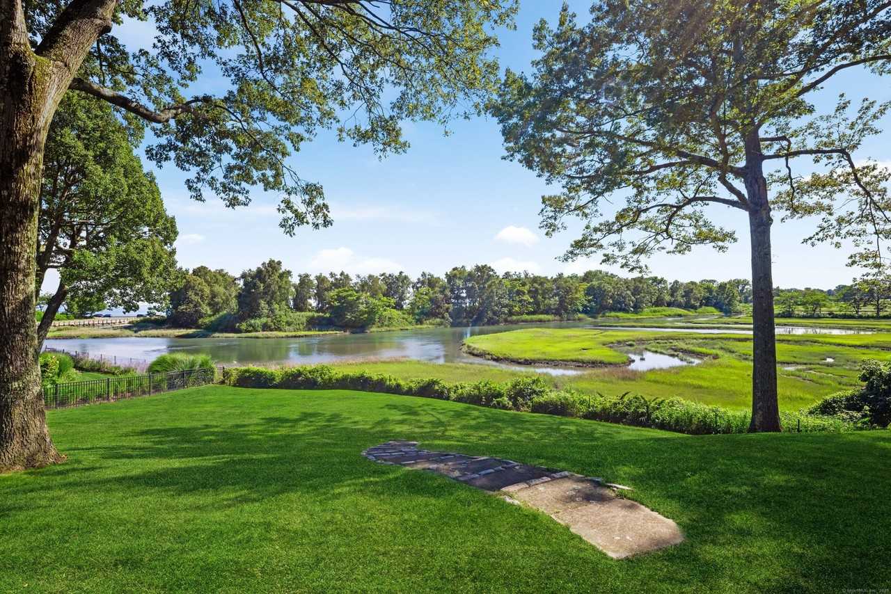 11 Beachside Cmn - Photo 4 of 40