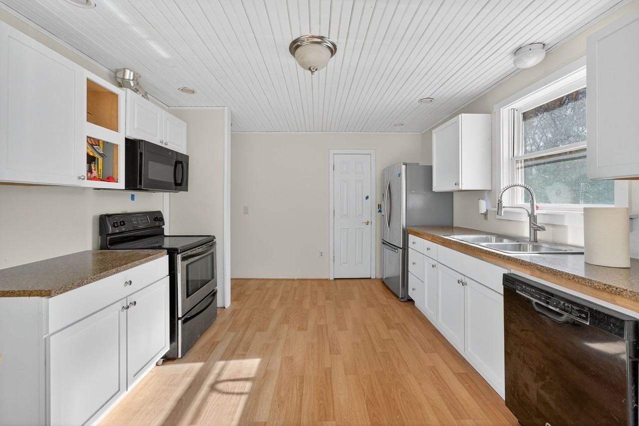 132 Furnace Ave - Photo 2 of 33