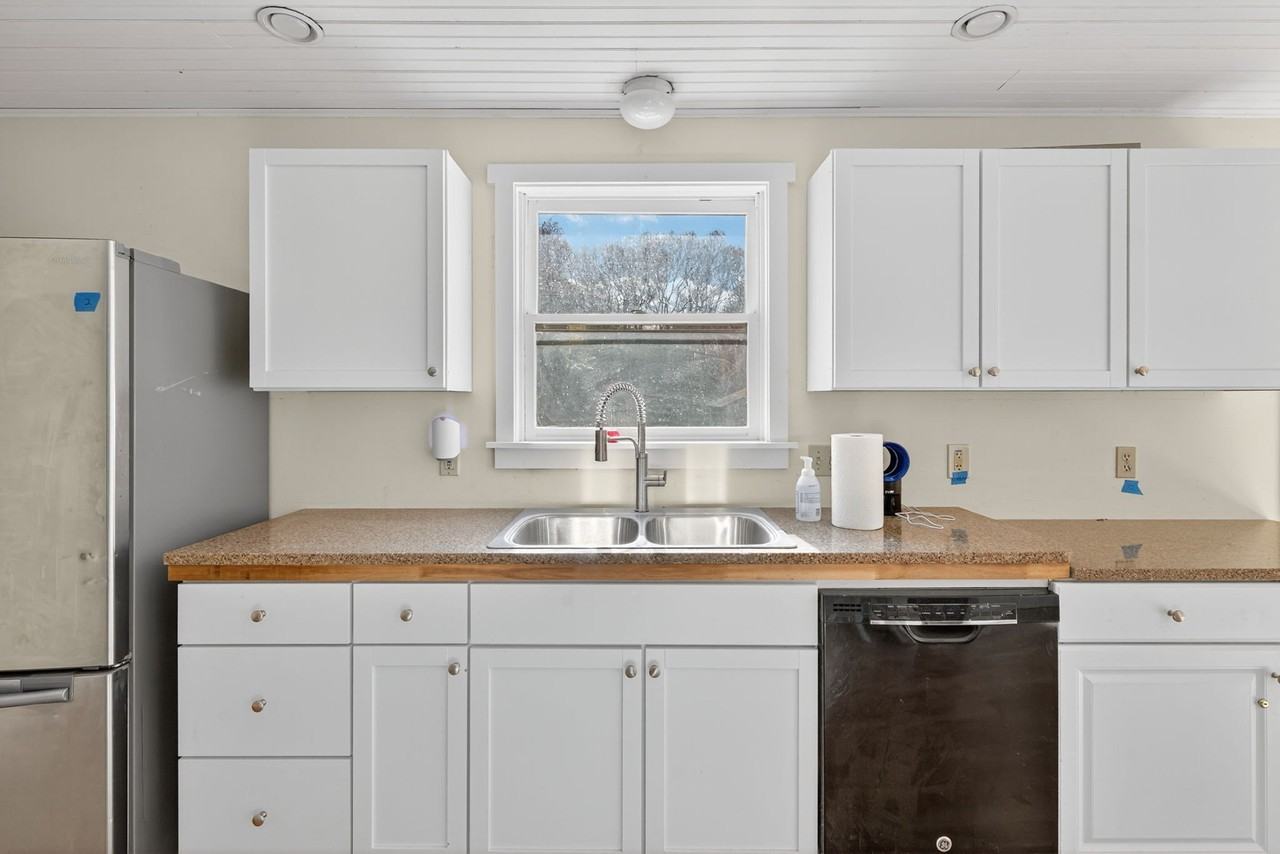 132 Furnace Ave - Photo 4 of 33