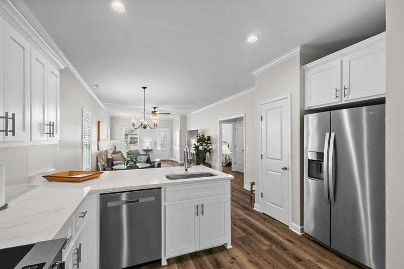 153 Heyward Dr - Photo 3 of 22