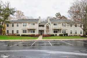 featured image of 8 White Oak Ct