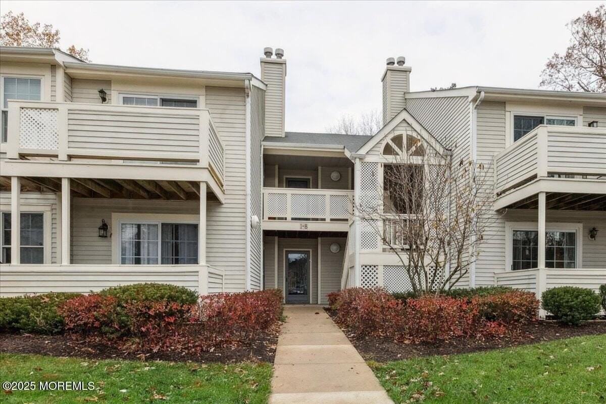 8 White Oak Ct - Photo 2 of 17