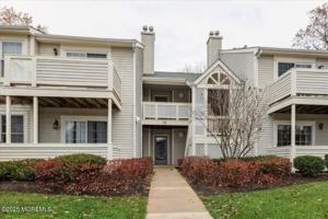 featured image of 8 White Oak Court