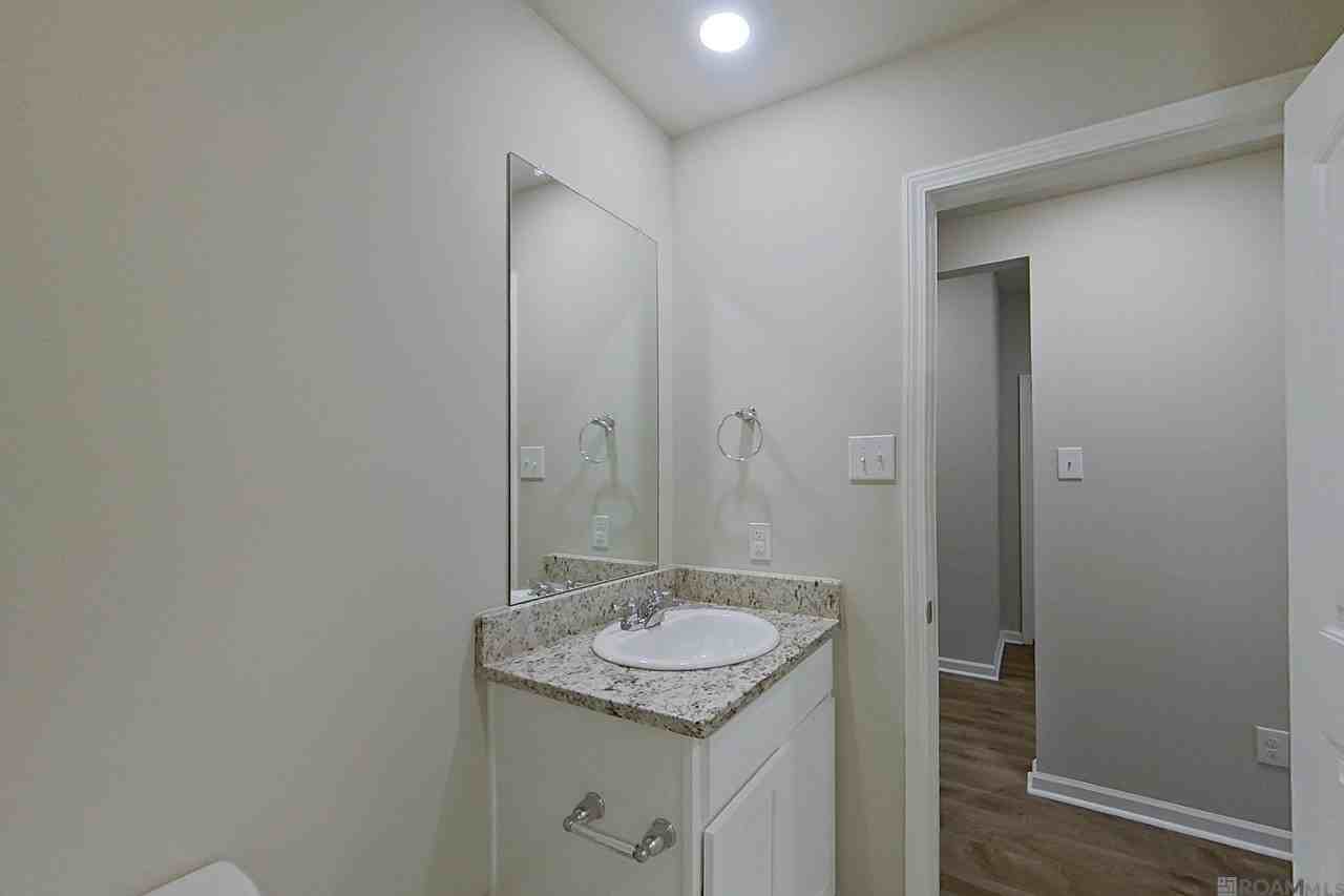 105 Santiago Court - Photo 4 of 18