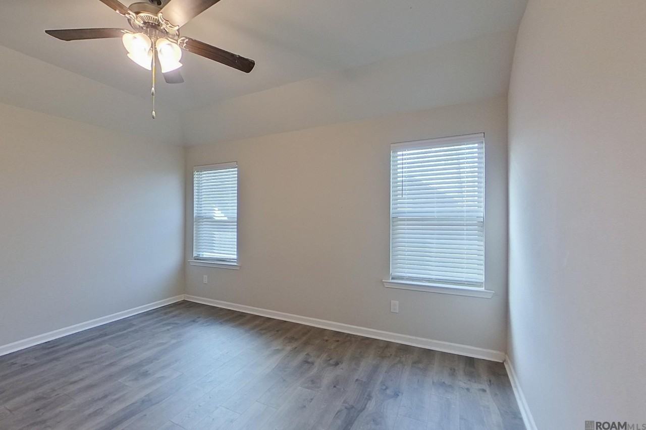 206 Yardley Court - Photo 4 of 17