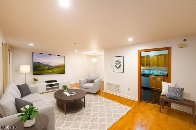 404 N Lafayette Rd - Photo 2 of 27