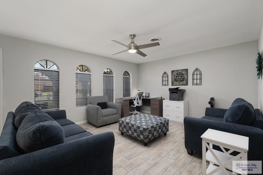 2822 Poinciana St - Photo 2 of 14