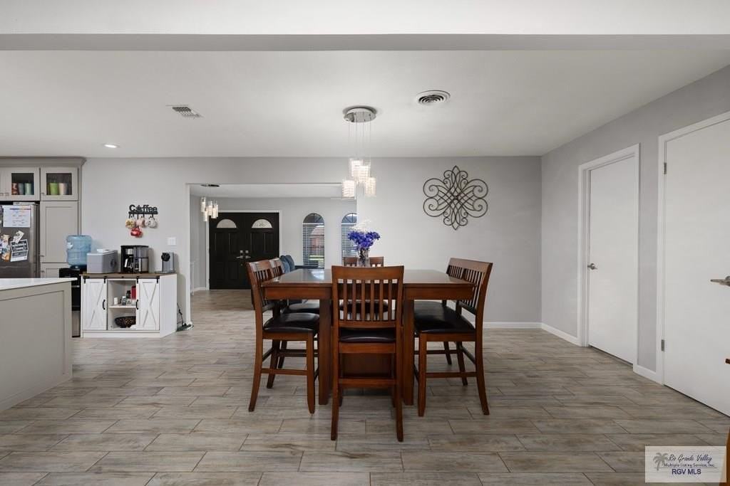 2822 Poinciana St - Photo 4 of 14