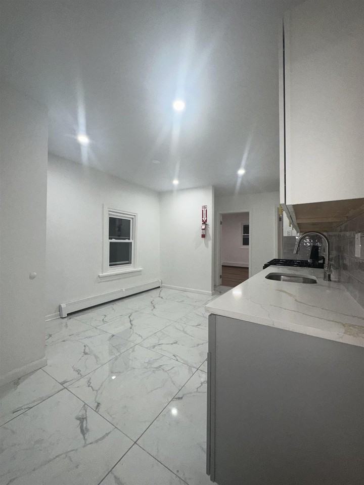 23 Valley Pl #2 - Photo 2 of 13