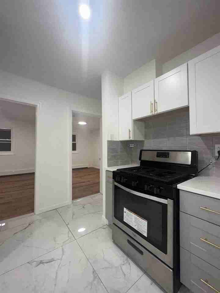 23 Valley Pl #2 - Photo 3 of 13