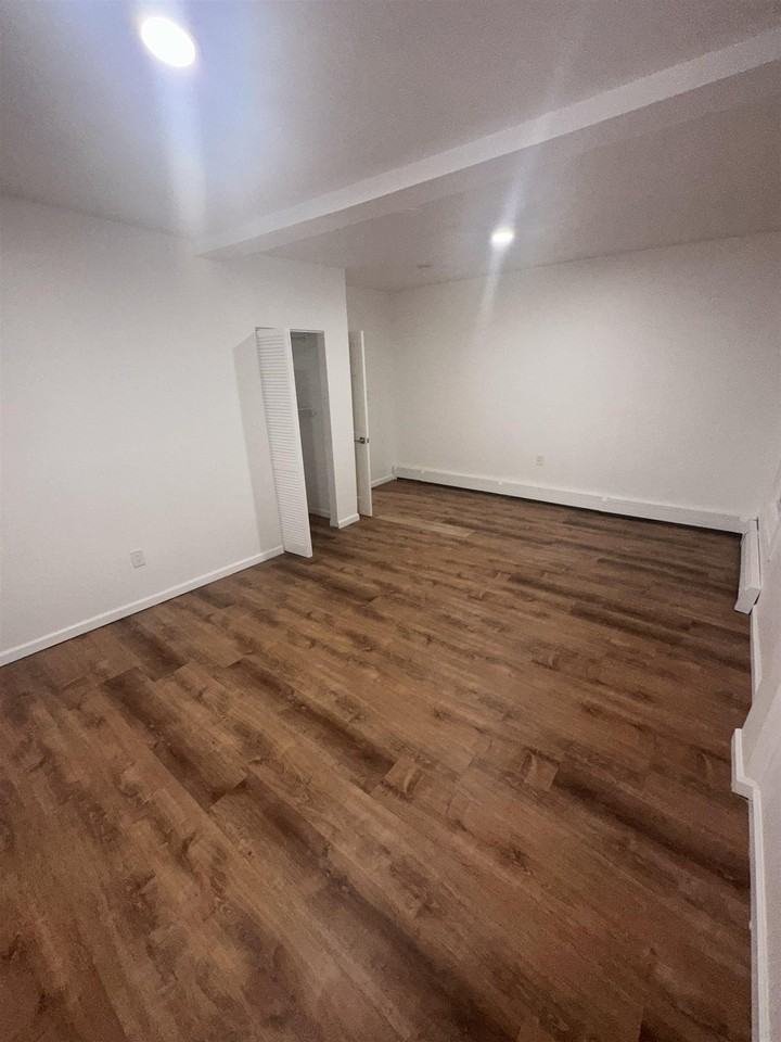 23 Valley Pl #2 - Photo 7 of 13