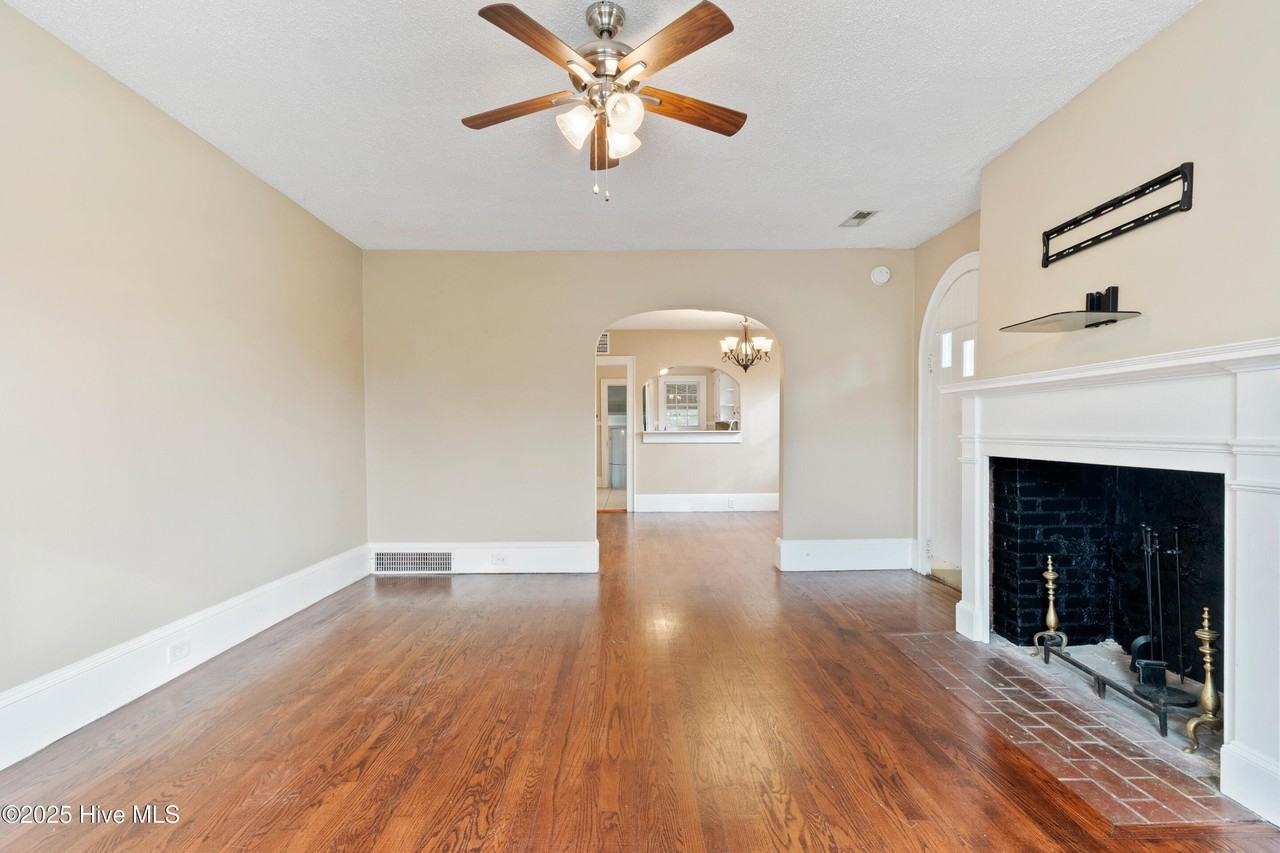 2036 Van Buren Street - Photo 5 of 37