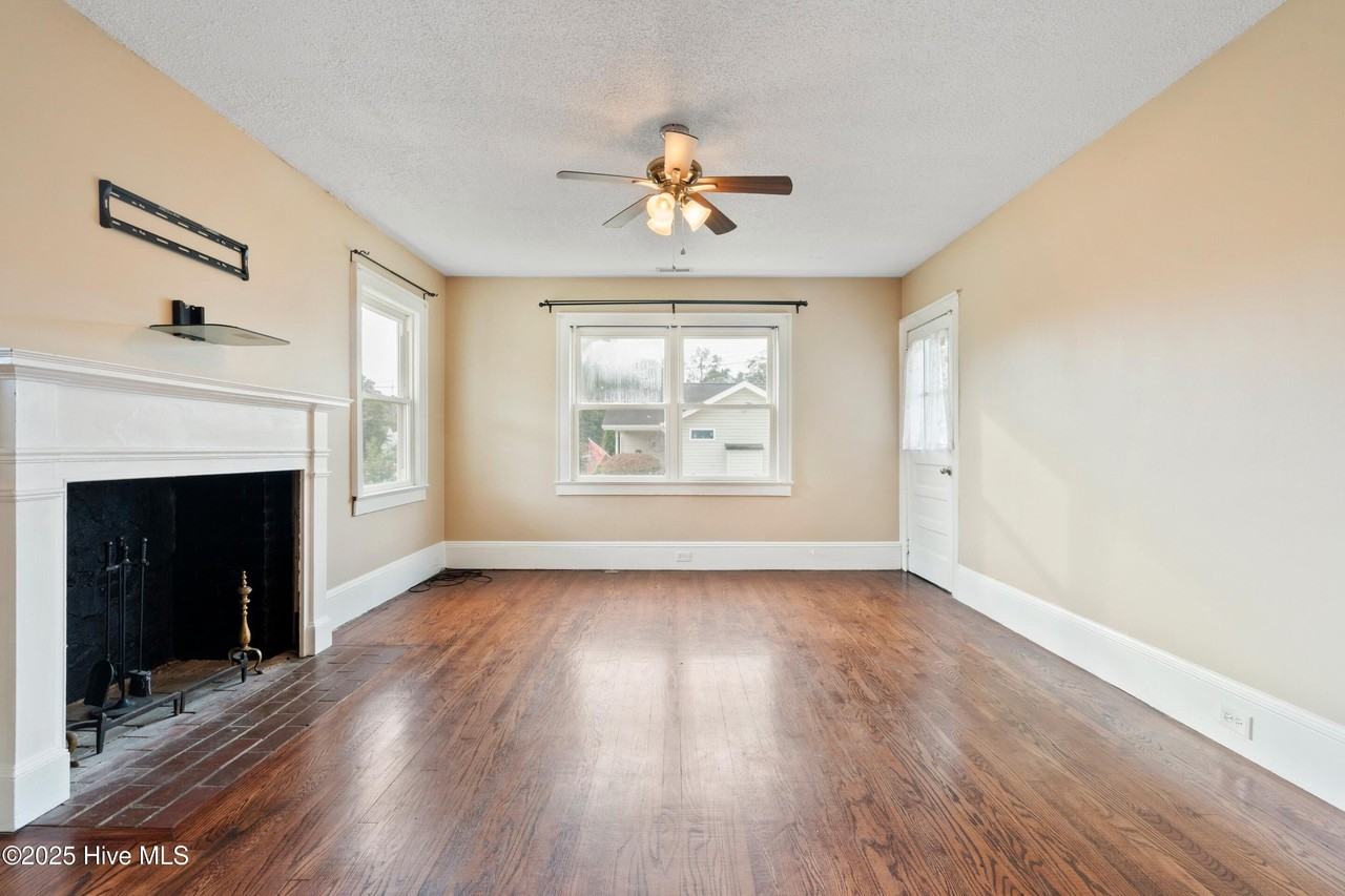 2036 Van Buren Street - Photo 7 of 37