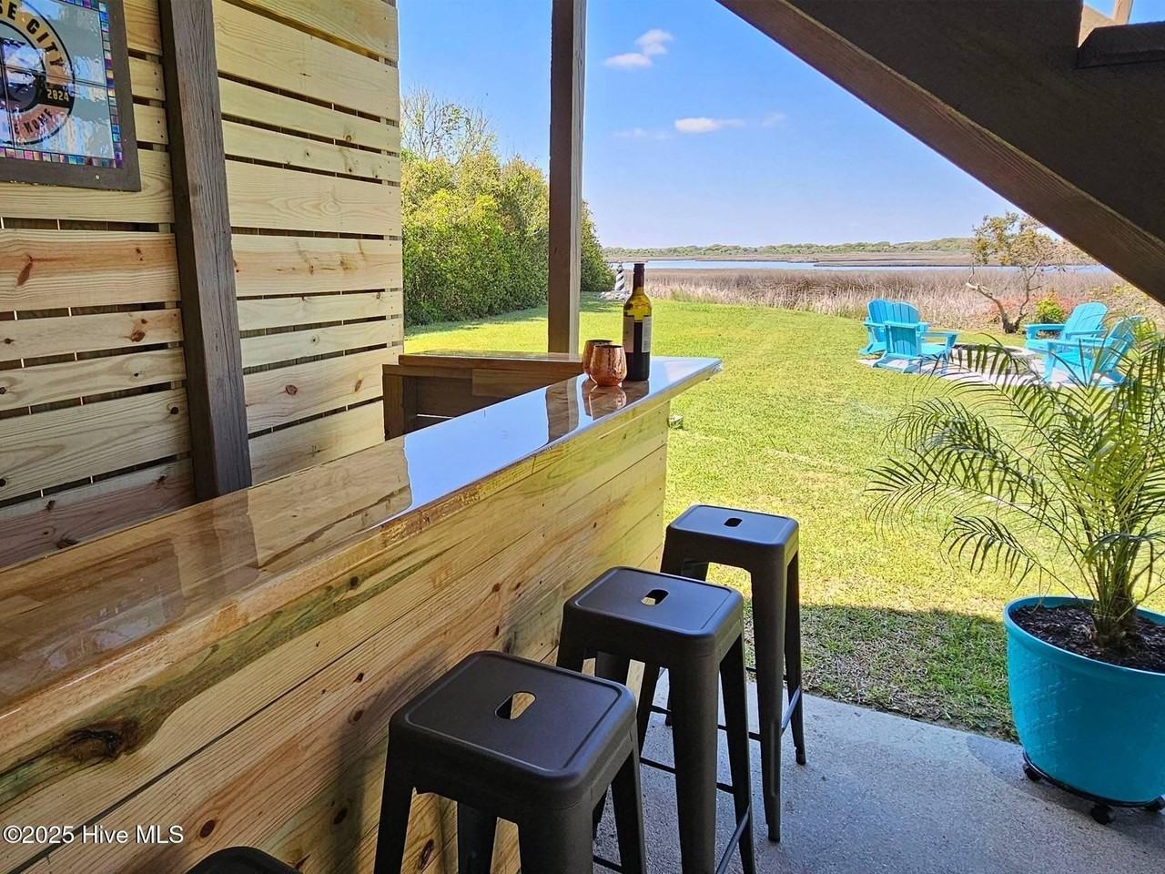 127 Sea Gull Ln - Photo 4 of 45